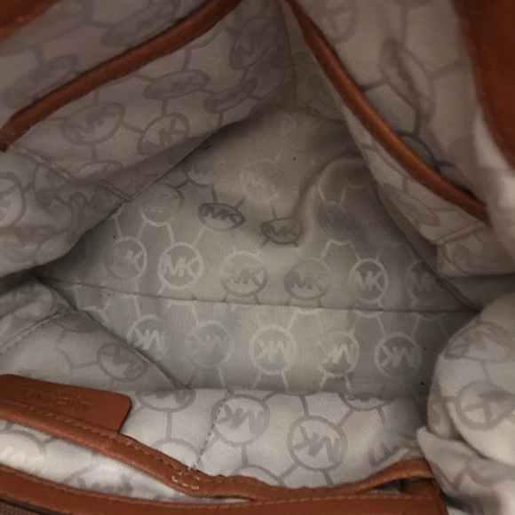 Michael Kors Hamilton Large Tan Tote - Picture 5 of 6